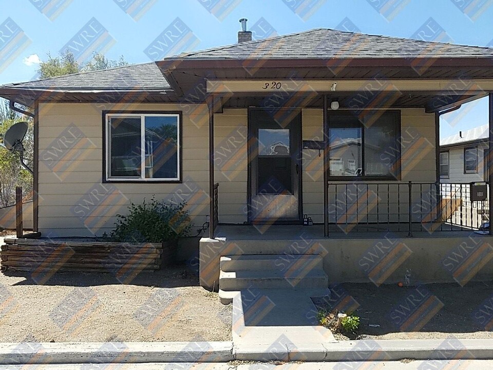 320-320 1/2 I St in Rock Springs, WY - Building Photo