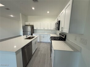 2704 70th St W in Lehigh Acres, FL - Building Photo - Building Photo