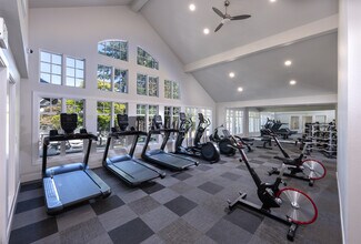 Overlook at Lakemont in Bellevue, WA - Building Photo - Building Photo