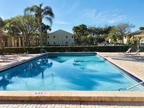 6649 Somerset Dr in Boca Raton, FL - Building Photo - Building Photo