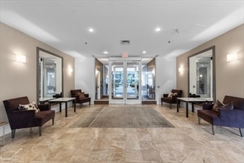 950 Massachusetts Ave, Unit 1 in Cambridge, MA - Building Photo - Building Photo