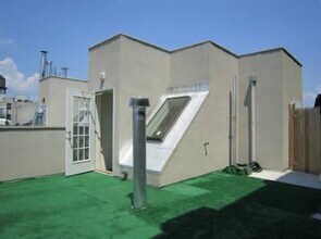 47 1/2 1st Street (2nd & 1st Ave), #5F in New York, NY - Foto de edificio - Building Photo