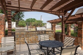 1800 Fuller Wiser Rd in Euless, TX - Building Photo - Building Photo