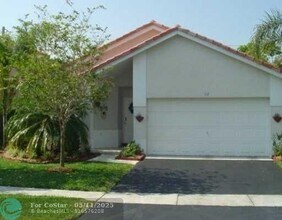 112 Gables Blvd in Weston, FL - Building Photo - Building Photo