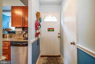 11214 Beaver Trail Ct in Reston, VA - Building Photo - Building Photo