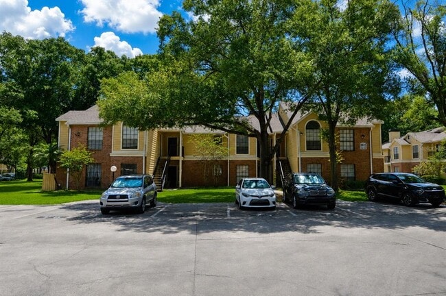 8625 Mallard Reserve Dr