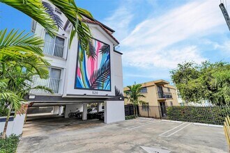 520 SW 5th St in Miami, FL - Building Photo - Building Photo