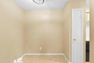 9550 Deering Dr in Houston, TX - Building Photo - Building Photo