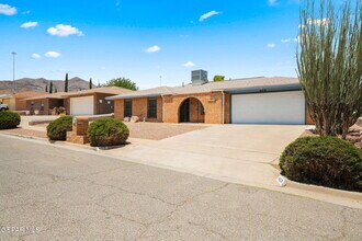 4513 Sky Hawk Ave in El Paso, TX - Building Photo - Building Photo