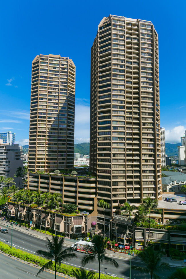 1778 Ala Moana Blvd, Unit 2612 in Honolulu, HI - Foto de edificio - Building Photo