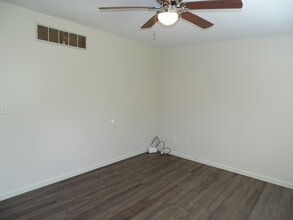 827 Dennis St in Adrian, MI - Building Photo - Building Photo