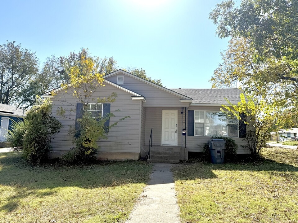 726 Ash St in Ardmore, OK - Building Photo