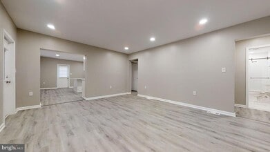 8304 Maplewood Dr in Manassas, VA - Building Photo - Building Photo