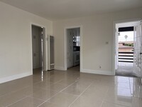 227 Calle Miramar, Unit 4 in Redondo Beach, CA - Building Photo - Building Photo