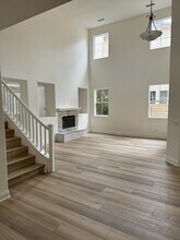 30434 Mallorca Pl in Santa Clarita, CA - Foto de edificio - Building Photo