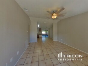 1243 Piney Branch Cir in Valrico, FL - Building Photo - Building Photo