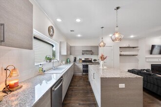 1333 W 22nd St in Houston, TX - Building Photo - Building Photo