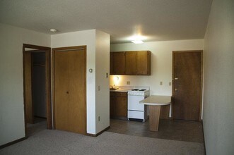 Terrace Heights in Minot, ND - Building Photo - Building Photo