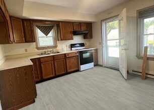 11 Loughran Dr, Unit 11 Loughran in Corinth, NY - Building Photo - Building Photo
