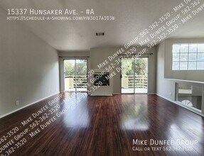 15337 Hunsaker Ave in Paramount, CA - Building Photo - Building Photo