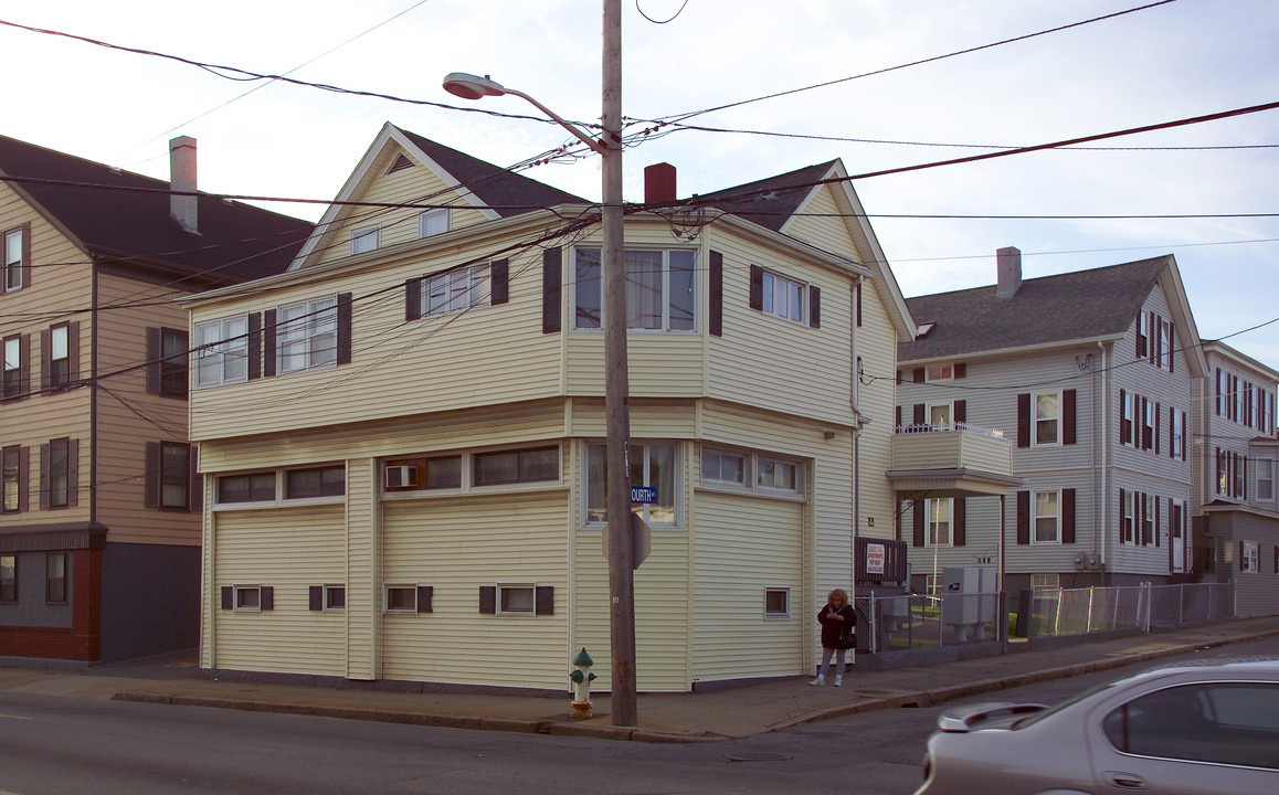 254-270 4th St in Fall River, MA - Building Photo