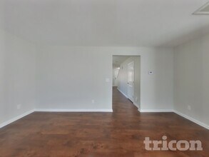 104 Shadow Woods Rd in Statesville, NC - Building Photo - Building Photo