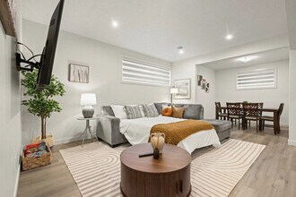 659 Fraser Vista Northwest in Edmonton, AB - Building Photo - Building Photo