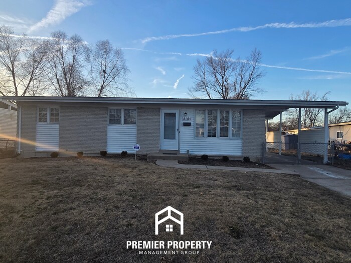 2185 Flight Dr in Florissant, MO - Building Photo