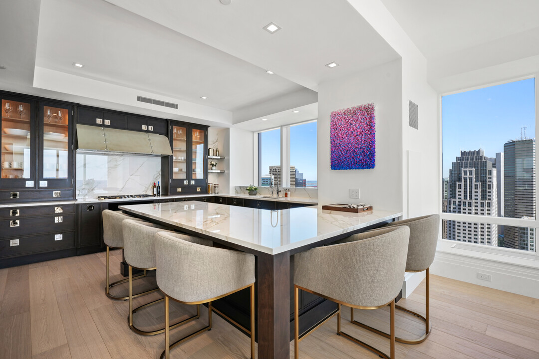 2 Avery St, Unit PH3C in Boston, MA - Building Photo