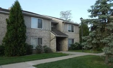 100 E Cook Rd in Mansfield, OH - Building Photo - Building Photo