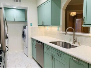 16301 Ledgemont Ln in Addison, TX - Building Photo - Building Photo