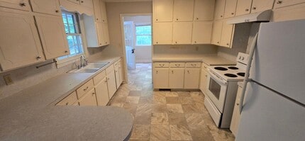 493 Redland Rd in Advance, NC - Building Photo - Building Photo