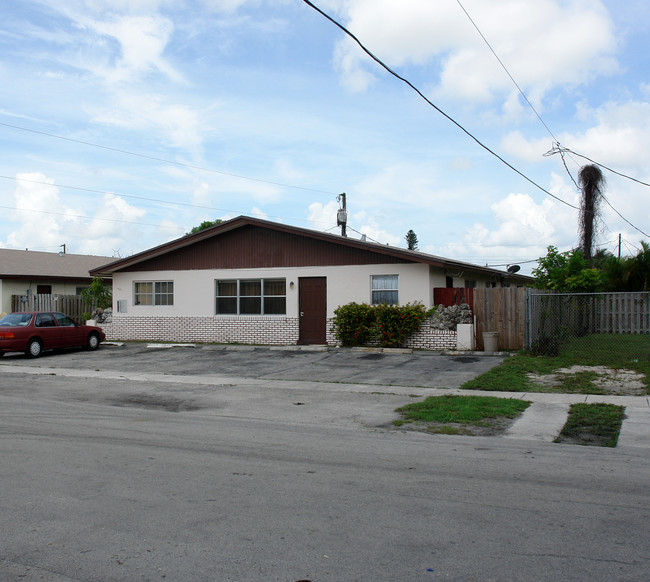 1881 NW 59th Way in Fort Lauderdale, FL - Building Photo - Building Photo