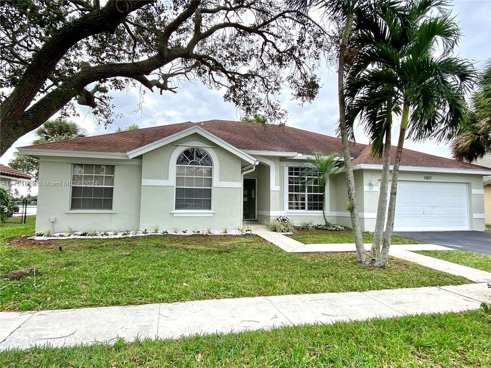 1037 SW 149th Ln in Sunrise, FL - Building Photo