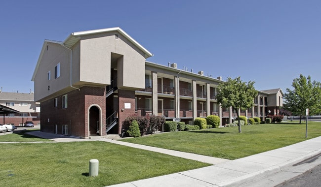 Atherton Park Apartments in Taylorsville, UT - Building Photo - Building Photo