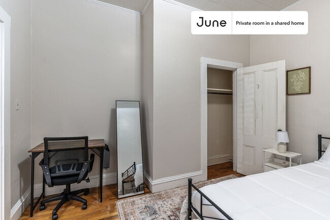 Private bedroom in 3 bed/1 bath Home in Boston, MA - Building Photo - Building Photo