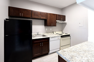 8800 Westplace Dr, Unit 101 in Houston, TX - Building Photo - Building Photo
