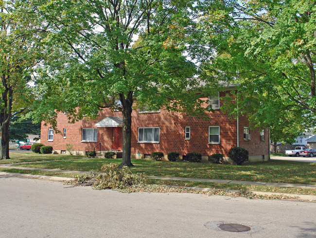 4825 Lauderdale Dr in Dayton, OH - Foto de edificio - Building Photo