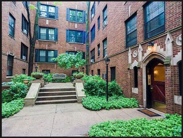 1102 W Montana St in Chicago, IL - Building Photo