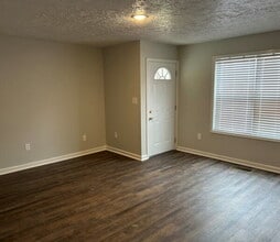 1071 Woodland Dr in Henderson, TN - Building Photo - Building Photo