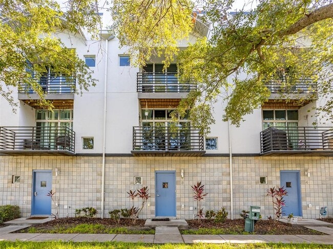 property at 5008 S MacDill Ave