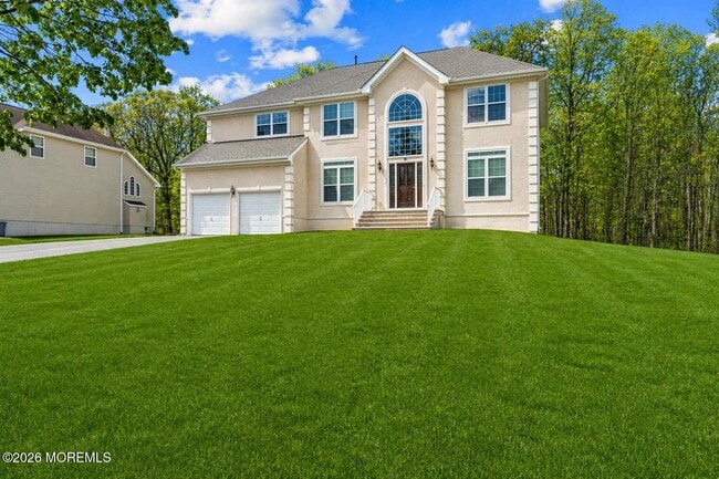 8 Connor Dr in Englishtown, NJ - Building Photo - Building Photo