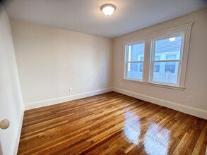 51 Beechcroft St, Unit 1 in Boston, MA - Building Photo - Building Photo