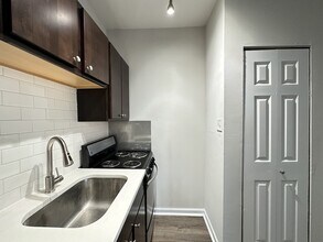 1627 N Humboldt Blvd, Unit E3 in Chicago, IL - Building Photo - Building Photo