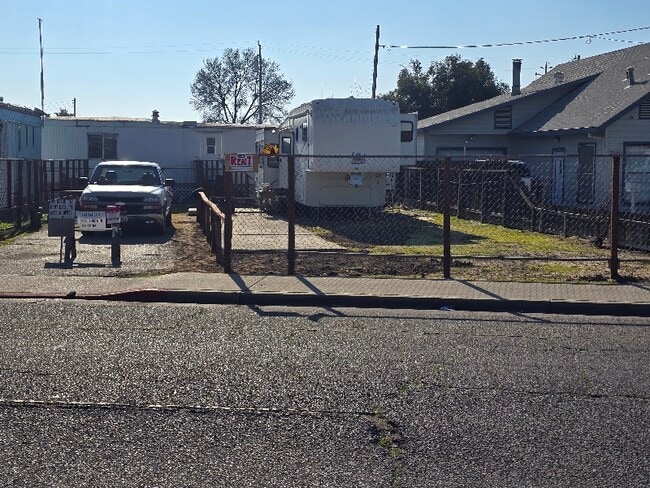 property at 2065 Atwater Blvd