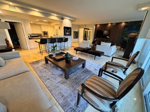 21200 Point Pl in Aventura, FL - Building Photo - Building Photo