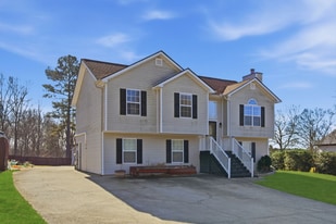 3611 Lee Ann Dr in Gainesville, GA - Building Photo