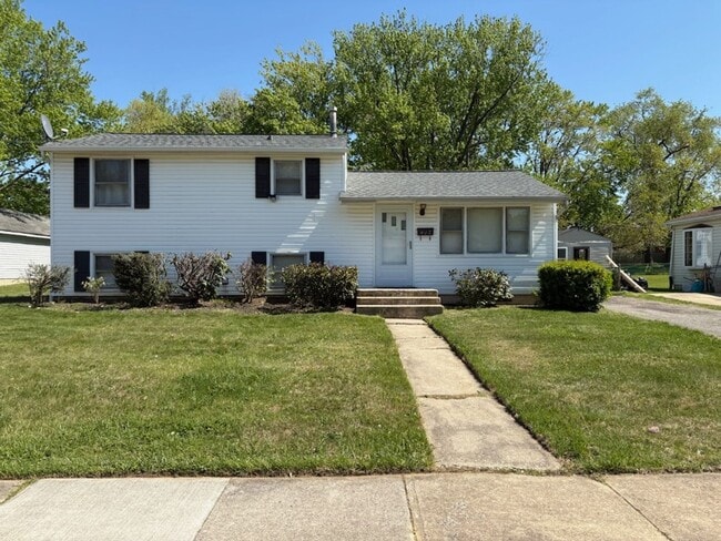 property at 417 Oak St