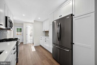 3560 New Queen St in Philadelphia, PA - Building Photo - Building Photo