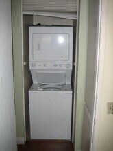 350 E Surfside Dr in Port Hueneme, CA - Building Photo - Building Photo